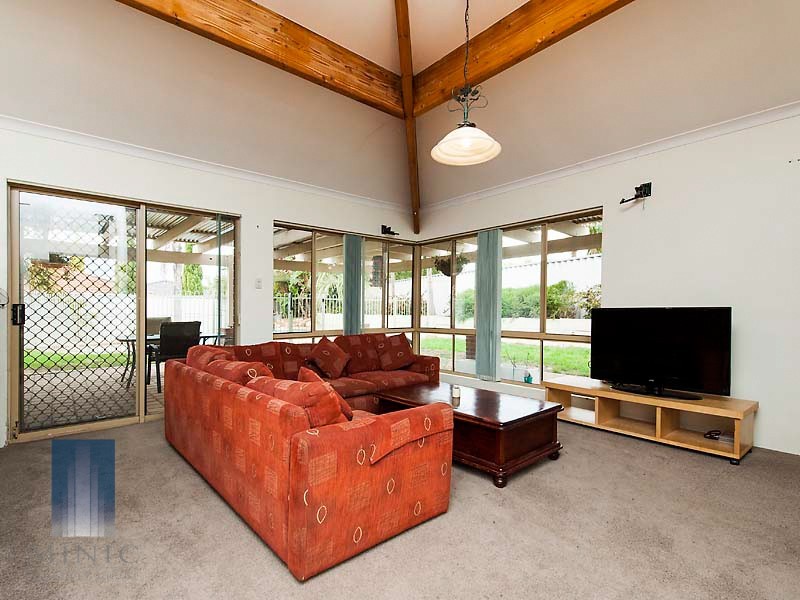 20 Greenwood Retreat, Alexander Heights WA 6064