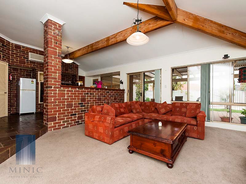 20 Greenwood Retreat, Alexander Heights WA 6064