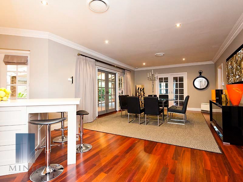 13 Riverview Rise, Wilson WA 6107
