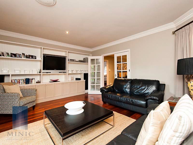 13 Riverview Rise, Wilson WA 6107
