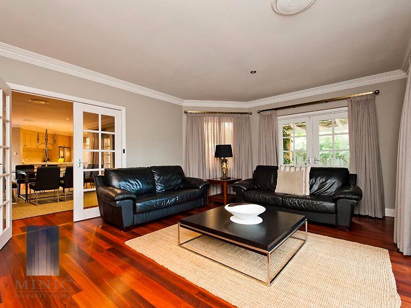 13 Riverview Rise, Wilson WA 6107