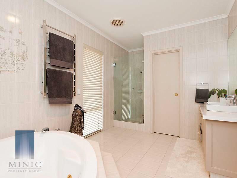 13 Riverview Rise, Wilson WA 6107