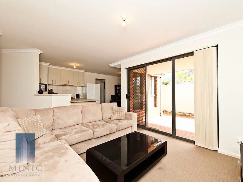 10/4 Valentine Road, Kelmscott WA 6111