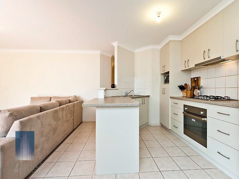 10/4 Valentine Road, Kelmscott WA 6111