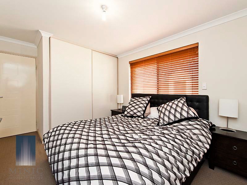 10/4 Valentine Road, Kelmscott WA 6111