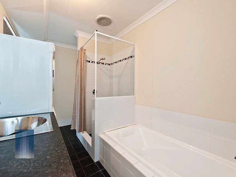 10/4 Valentine Road, Kelmscott WA 6111