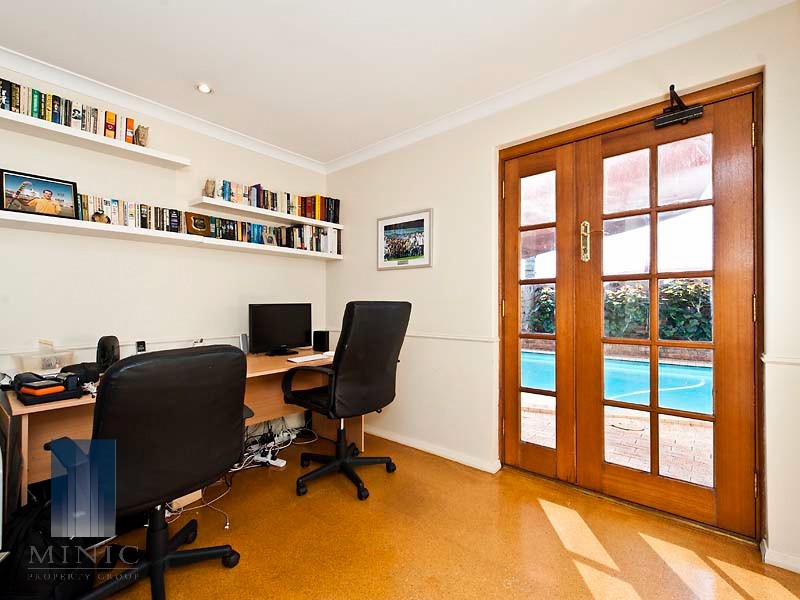 11 Eudanda Place, Cannington WA 6107