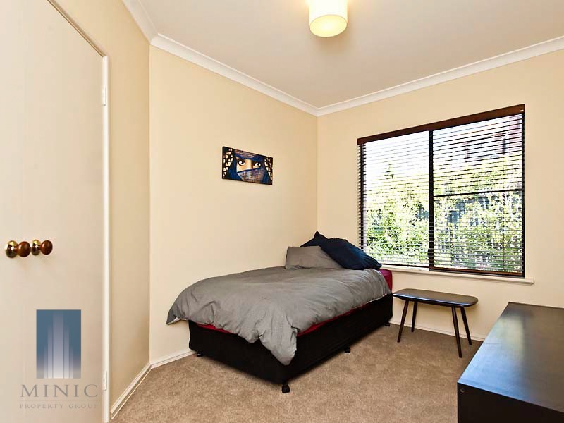 8 Irian Grove, Riverton WA 6148