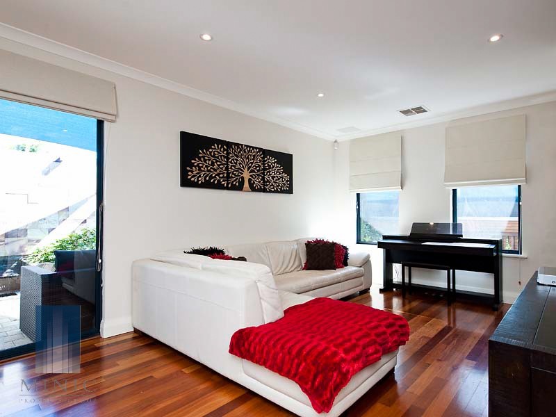 4/91 Tribute Street East, Riverton WA 6148