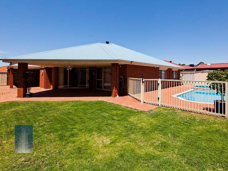 35 Prince Regent Boulevard, Gosnells WA 6110
