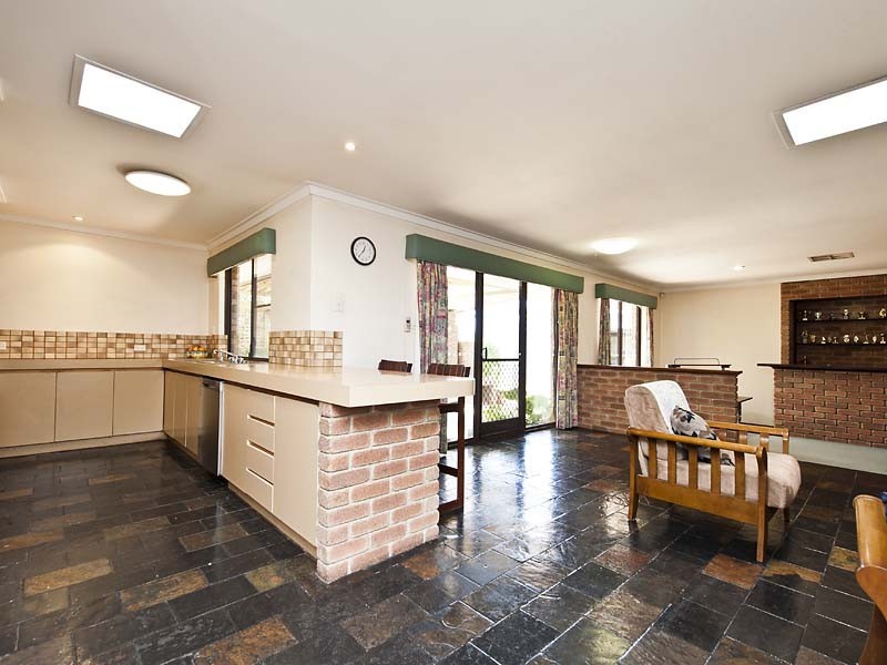 15 Verdon Place, Riverton WA 6148