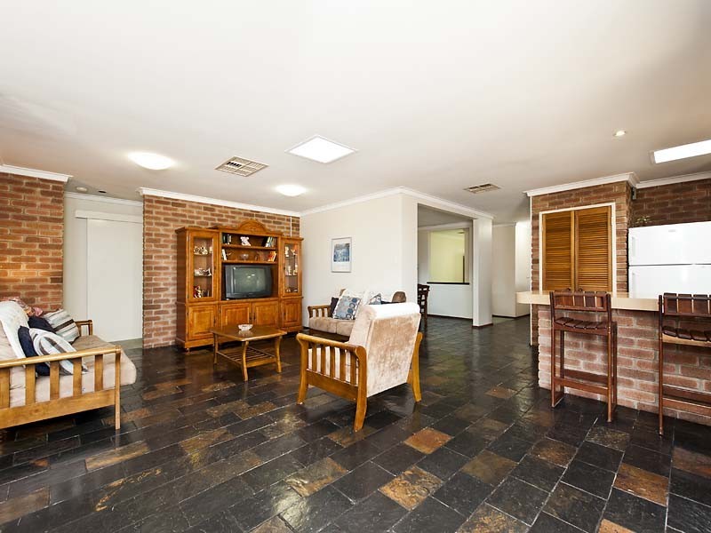 15 Verdon Place, Riverton WA 6148