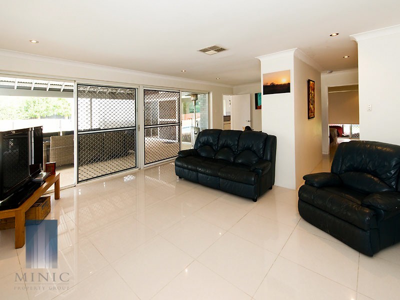 28 Merley Way, Parkwood WA 6147