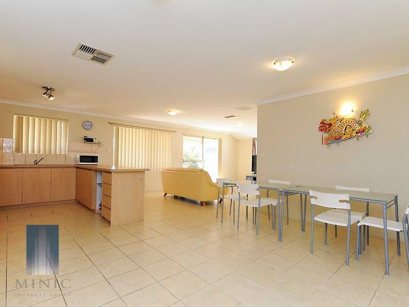 18 Copper Lane, Wattle Grove WA 6107