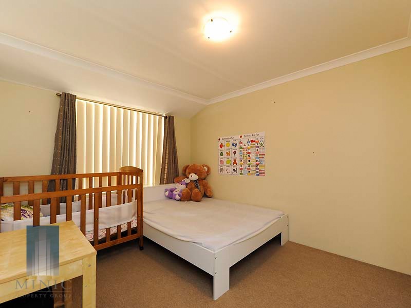 18 Copper Lane, Wattle Grove WA 6107