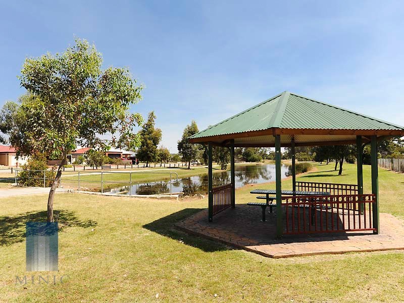 18 Copper Lane, Wattle Grove WA 6107