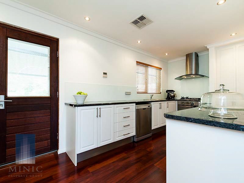 14 Cranley Place, Lynwood WA 6147