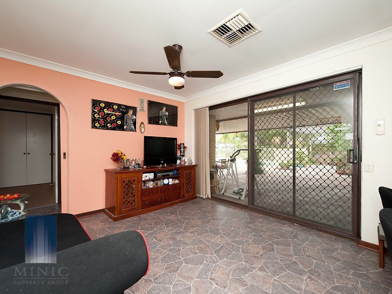 1 Mayo Court, Parkwood WA 6147