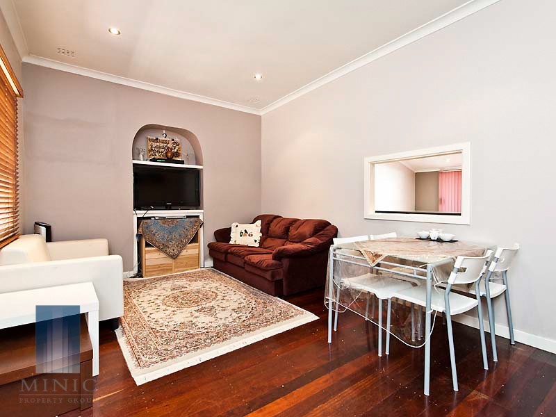 26 Teaguer Street, Wilson WA 6107