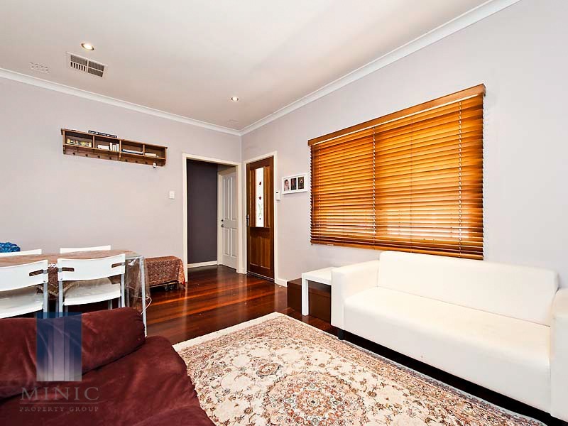 26 Teaguer Street, Wilson WA 6107