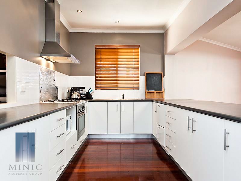 26 Teaguer Street, Wilson WA 6107