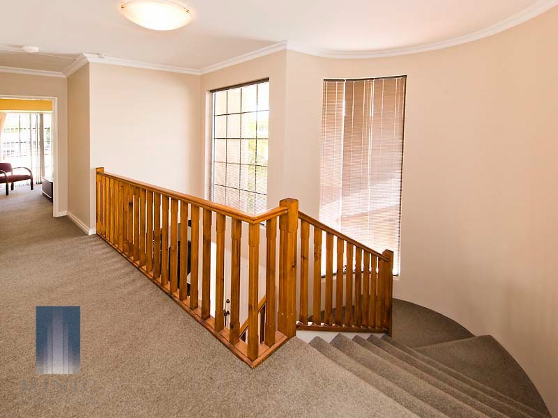 2/455 Riverton Drive East, Riverton WA 6148