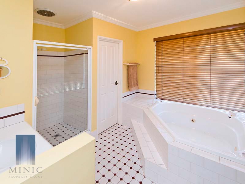 2/455 Riverton Drive East, Riverton WA 6148