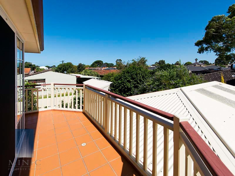 2/455 Riverton Drive East, Riverton WA 6148