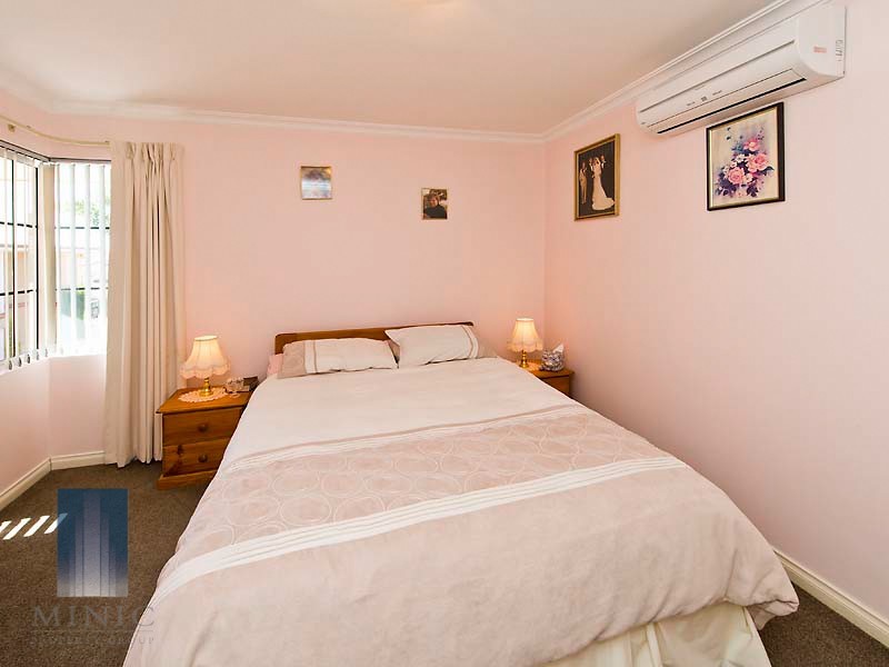 2/455 Riverton Drive East, Riverton WA 6148