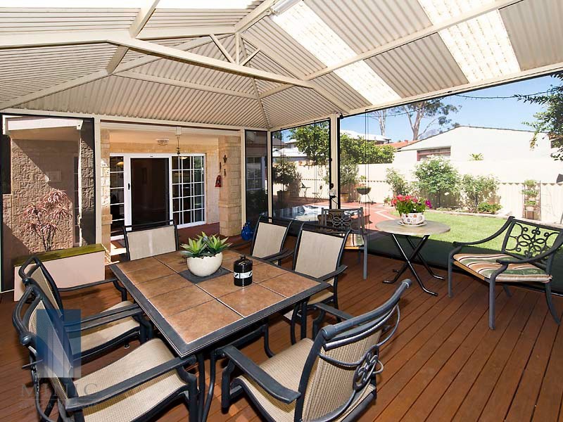 2/455 Riverton Drive East, Riverton WA 6148