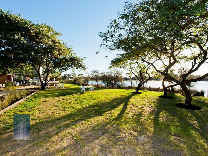 2/455 Riverton Drive East, Riverton WA 6148