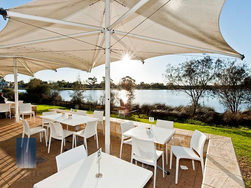 2/455 Riverton Drive East, Riverton WA 6148