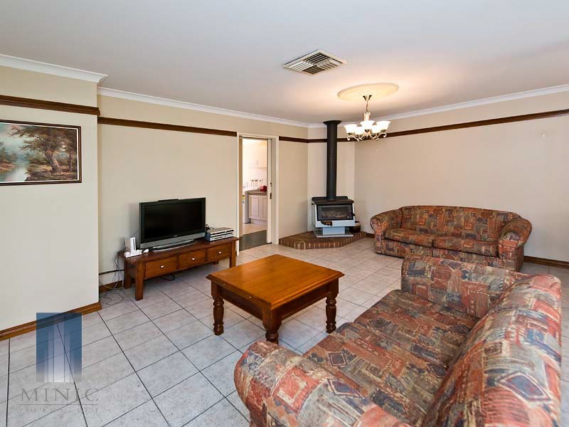 1 Winter Drive, Thornlie WA 6108