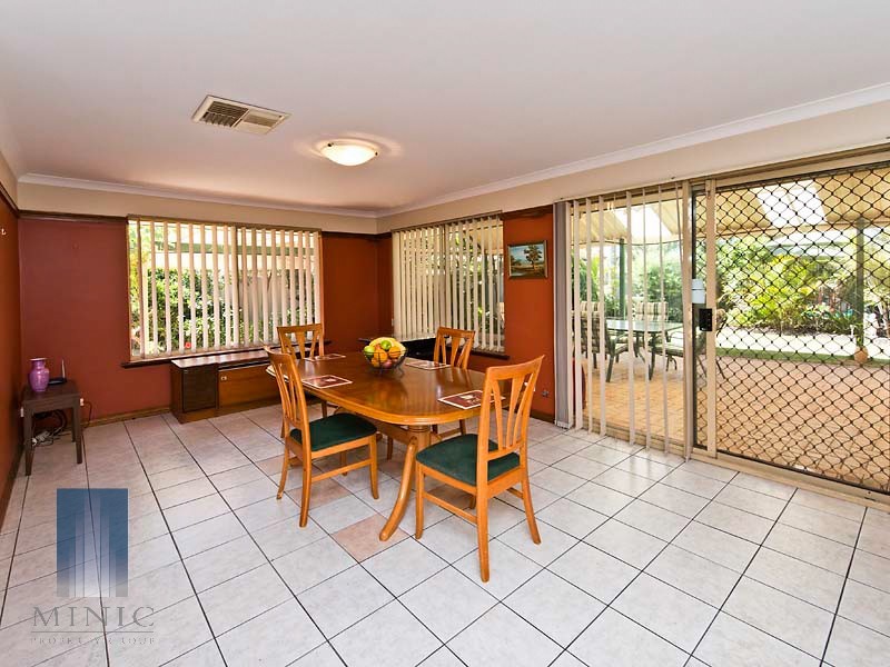 1 Winter Drive, Thornlie WA 6108