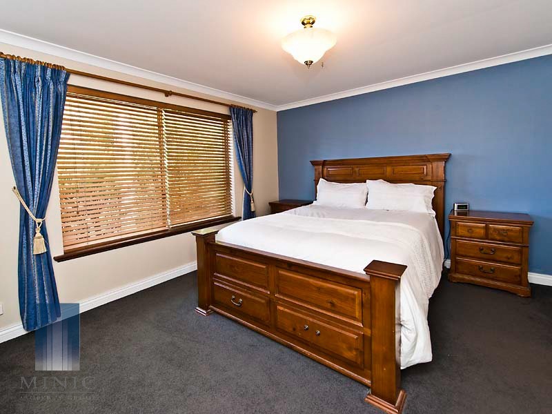 1 Winter Drive, Thornlie WA 6108