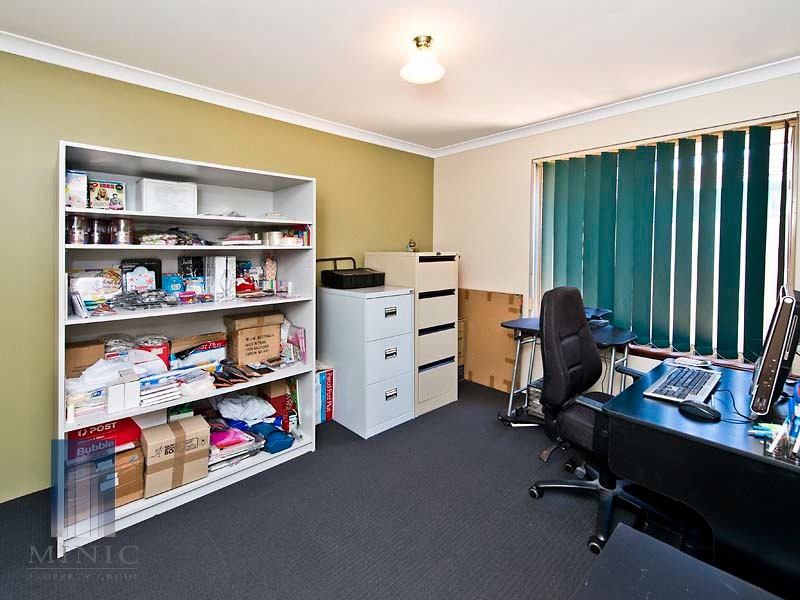 1 Winter Drive, Thornlie WA 6108