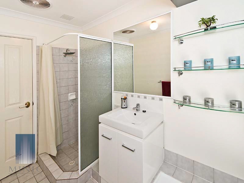 1 Winter Drive, Thornlie WA 6108