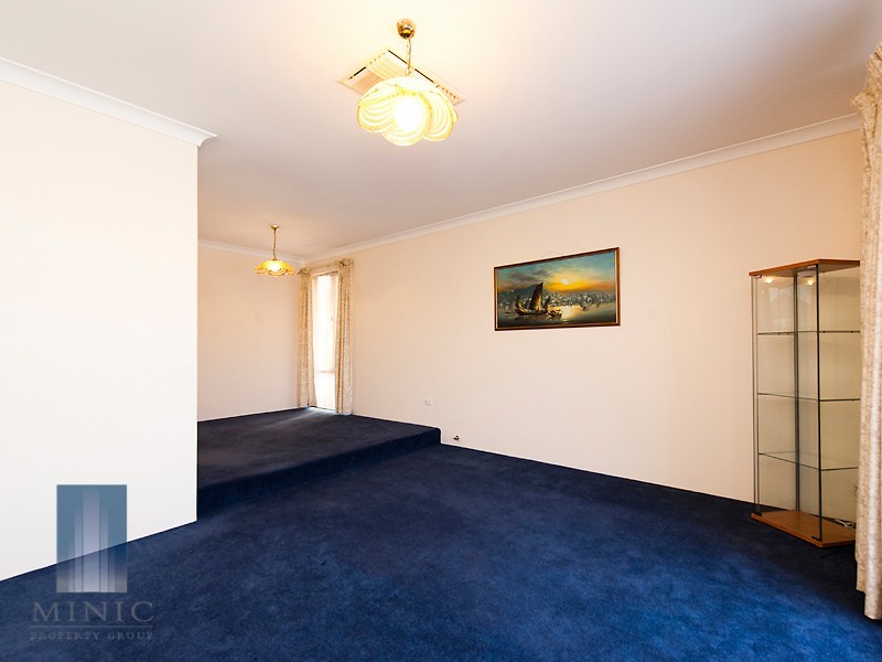 16 Calleen Court, Wilson WA 6107