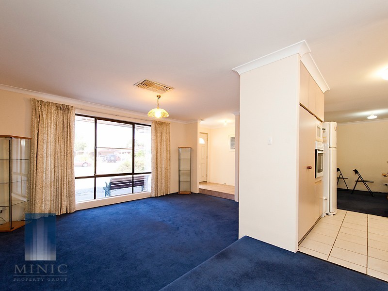 16 Calleen Court, Wilson WA 6107