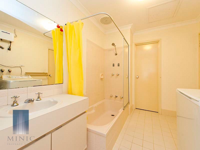 Unit 39/2 Pinewood Avenue, Kardinya WA 6163