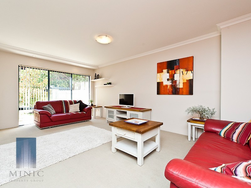 2/10 Queen Street, Bentley WA 6102