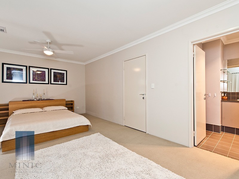 2/10 Queen Street, Bentley WA 6102