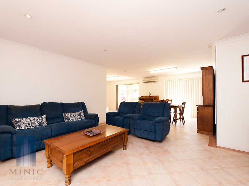 21B Parklands Square, Riverton WA 6148