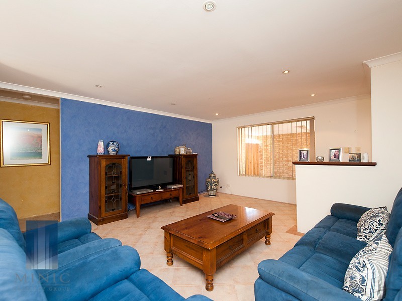 21B Parklands Square, Riverton WA 6148