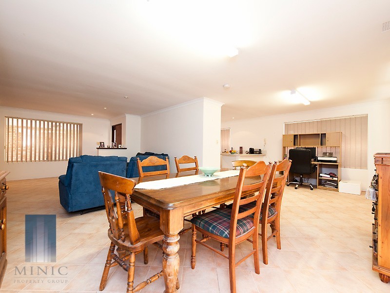 21B Parklands Square, Riverton WA 6148