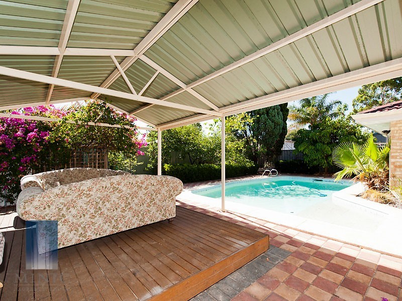 21B Parklands Square, Riverton WA 6148