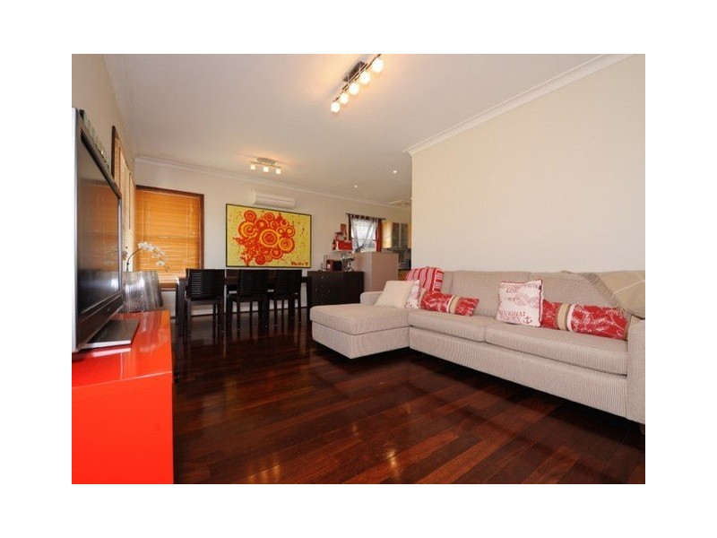 6 Parkhill Way, Wilson WA 6107