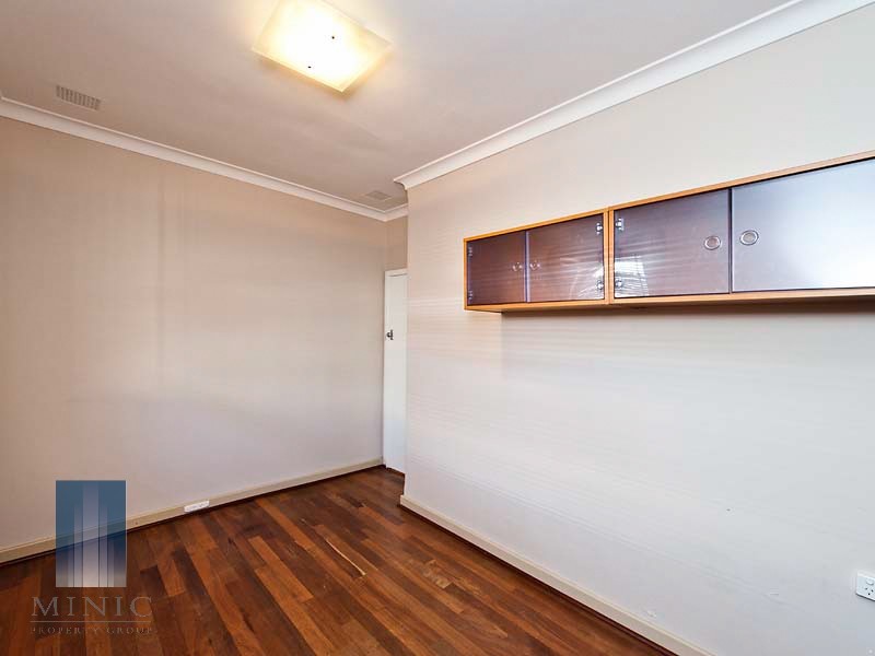 6 Parkhill Way, Wilson WA 6107