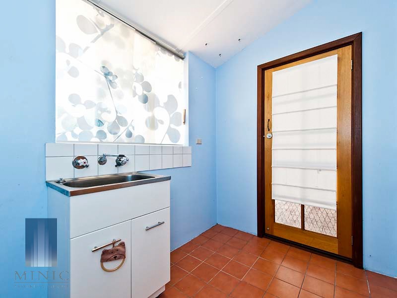 6 Parkhill Way, Wilson WA 6107