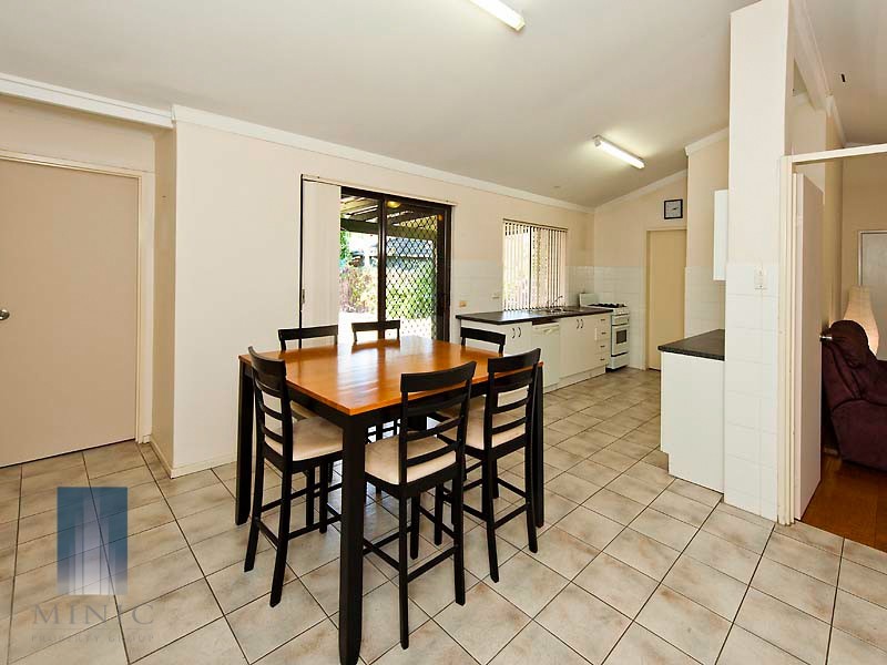 62 Periwinkle Way, Parkwood WA 6147